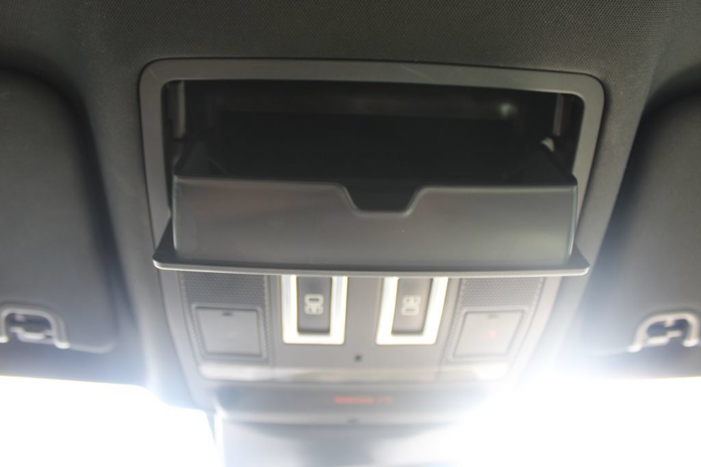 Used 2019 Land Rover Discovery SE AWD/4WD image 37