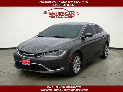 Used 2015 Chrysler 200 Limited w/ Convenience Group image 1