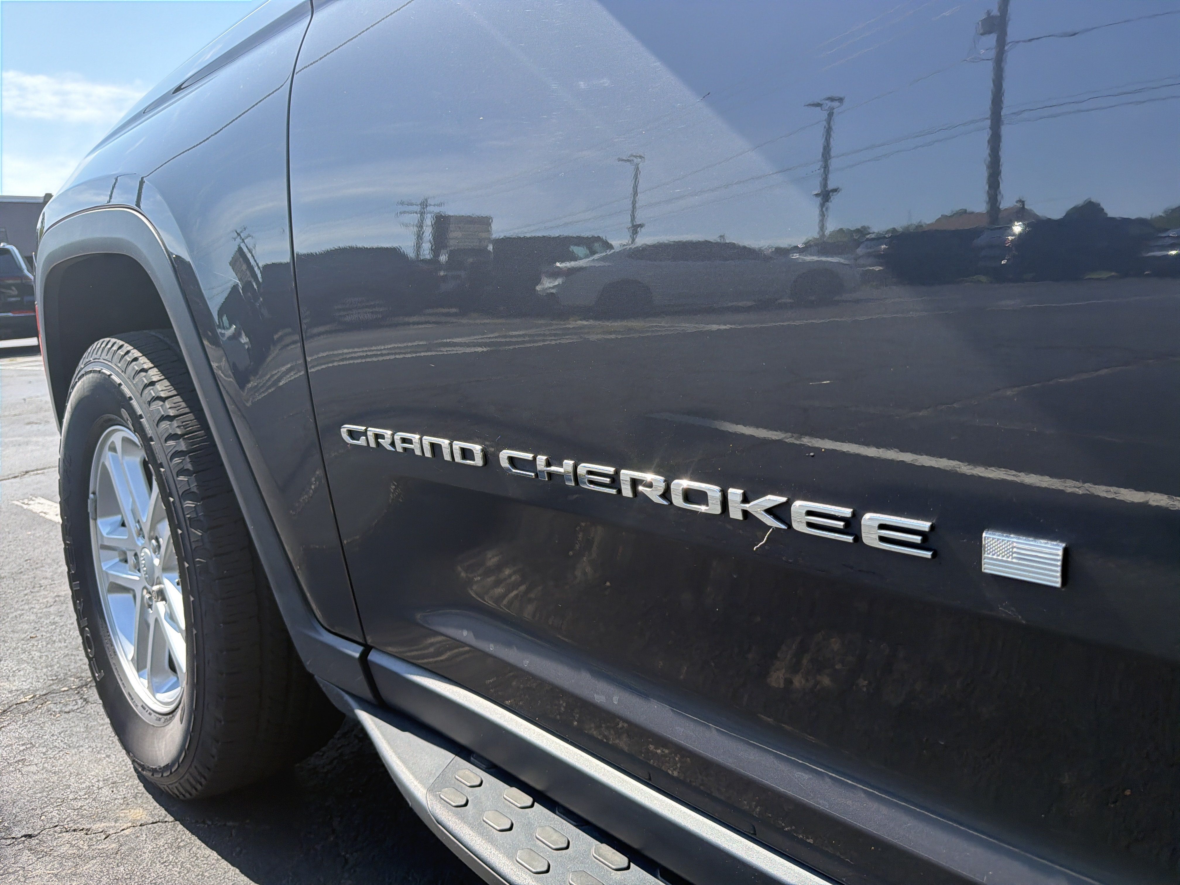 Used 2022 Jeep Grand Cherokee Laredo w/ Luxury Tech Group I AWD/4WD image 34