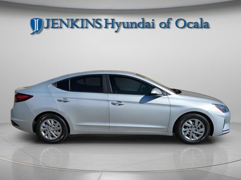 Used 2019 Hyundai Elantra SE w/ Cargo Package image 2