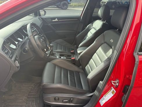 Used 2017 Volkswagen Golf R 4-Door image 9