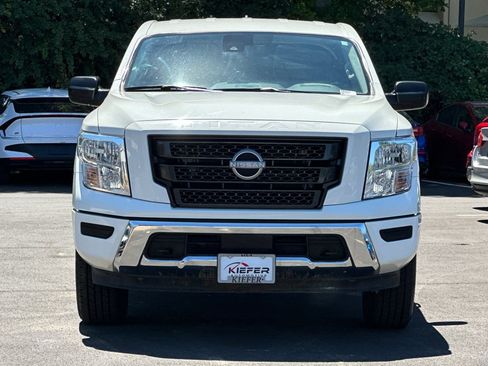 Used 2023 Nissan Titan SV AWD/4WD image 9