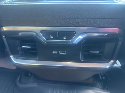 Used 2025 GMC Sierra 1500 Denali AWD/4WD image 19