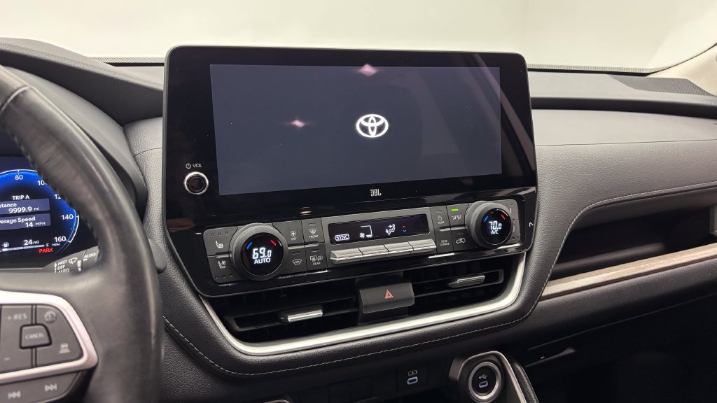 Used 2024 Toyota Grand Highlander AWD image 22