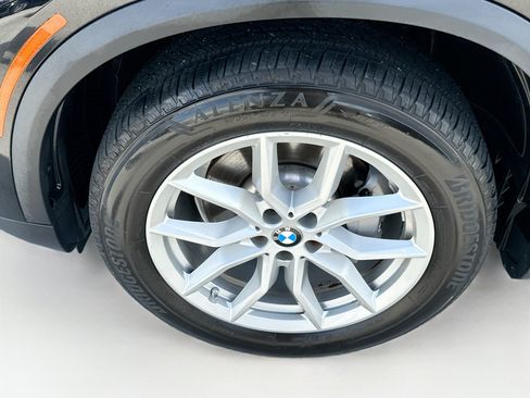 Used 2023 BMW X5 xDrive40i w/ Parking Assistance Package AWD/4WD image 34