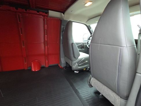 New 2026 Chevrolet Express 3500 image 25