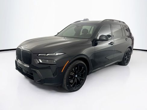 Used 2023 BMW X7 xDrive40i w/ M Sport Package AWD/4WD image 1