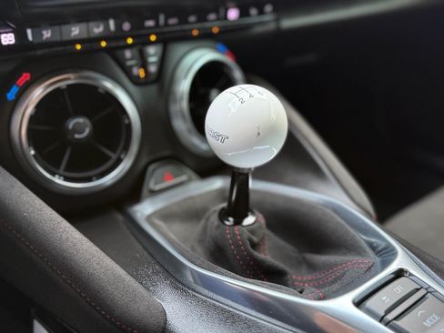Used 2018 Chevrolet Camaro ZL1 RWD image 23
