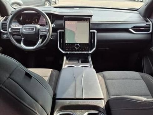 Used 2025 GMC Acadia Elevation image 32