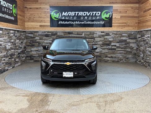 Used 2024 Chevrolet Trax LS w/ LS Convenience Package image 3