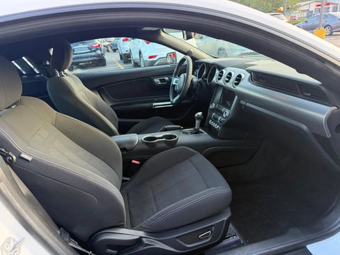 Used 2018 Ford Mustang Coupe w/ Equipment Group 101A RWD image 9