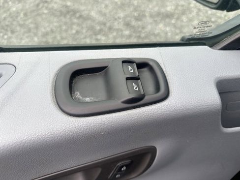Used 2018 Ford Transit 150 XL image 10