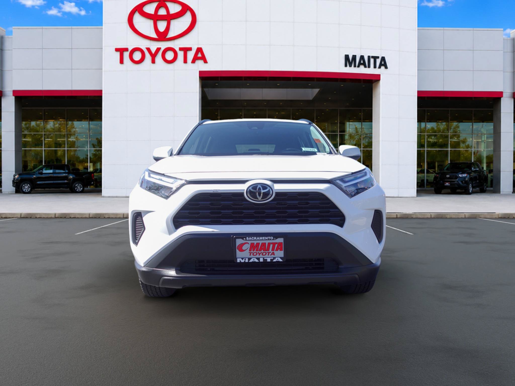 Used 2025 Toyota RAV4 XLE AWD/4WD image 8