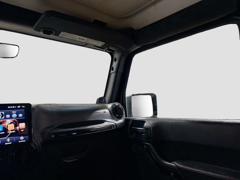 Used 2012 Jeep Wrangler Unlimited Sahara AWD/4WD image 19
