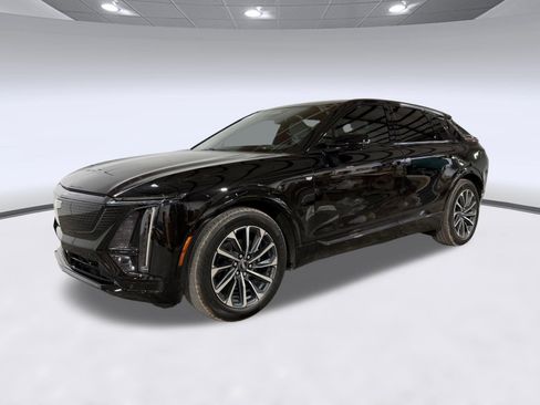 Certified 2025 Cadillac Lyriq Sport w/ LPO, Floor Liner Package RWD image 32