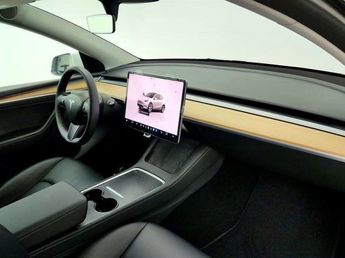 Used 2023 Tesla Model Y Long Range AWD/4WD image 30