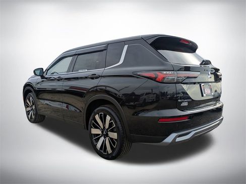 New 2026 Mitsubishi Outlander SE image 5