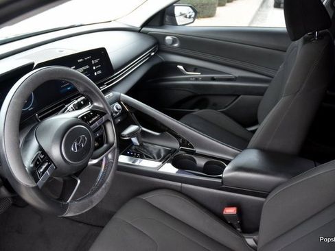 Used 2023 Hyundai Elantra SEL w/ Convenience Package image 8