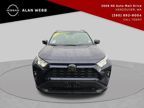 Used 2022 Toyota RAV4 XLE Premium AWD/4WD image 8