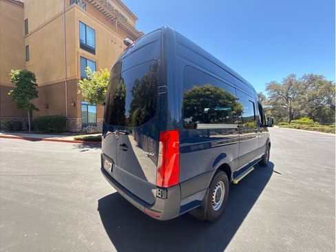 Used 2023 Mercedes-Benz Sprinter 2500 image 7