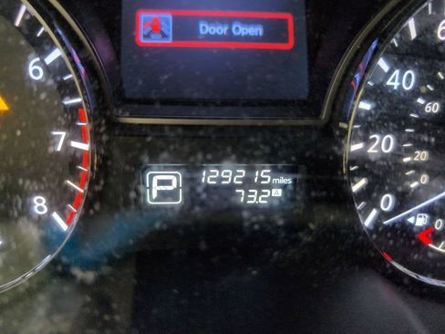 Used 2014 Nissan Pathfinder SV image 27