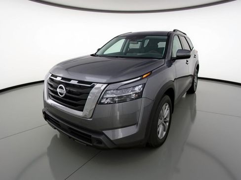Used 2025 Nissan Pathfinder SV AWD/4WD image 3
