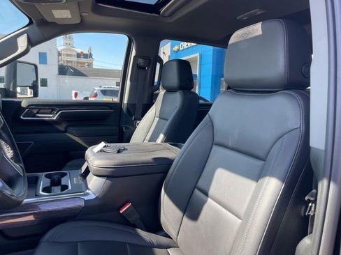 Used 2025 Chevrolet Silverado 2500 LTZ w/ LTZ Plus Package AWD/4WD image 13