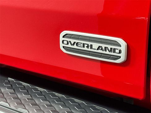 Used 2020 Jeep Gladiator Overland image 11