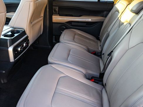 Used 2024 Ford Expedition Max Limited image 19