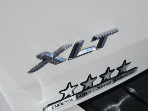 Used 2022 Ford Explorer XLT RWD image 12