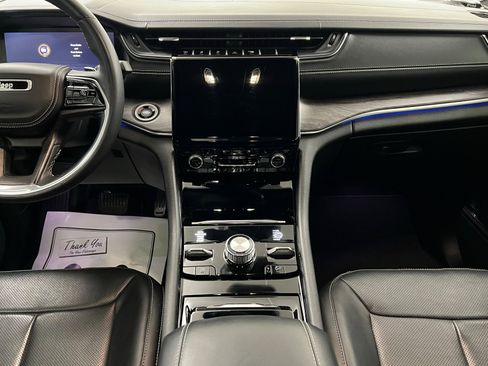 Certified 2022 Jeep Grand Cherokee Overland image 13