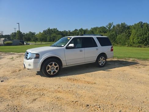 Used 2014 Ford Expedition Limited w/ Equipment Group 301A AWD/4WD image 3