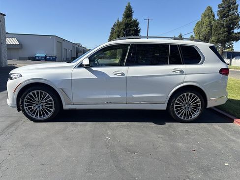 Used 2021 BMW X7 xDrive40i w/ Premium Package AWD/4WD image 8