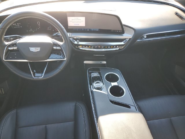 Certified 2024 Cadillac Lyriq Luxury AWD/4WD image 28