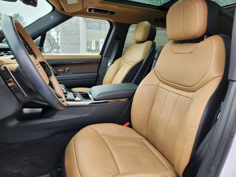 Used 2024 Land Rover Range Rover Sport Dynamic SE image 10