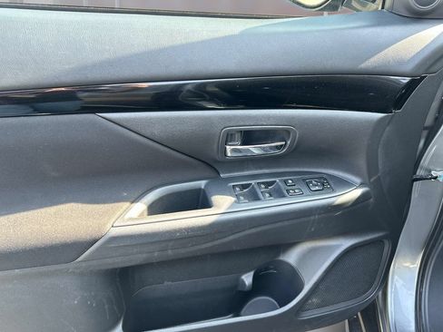 Used 2020 Mitsubishi Outlander ES AWD/4WD image 17