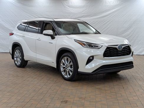 Used 2021 Toyota Highlander Limited image 1