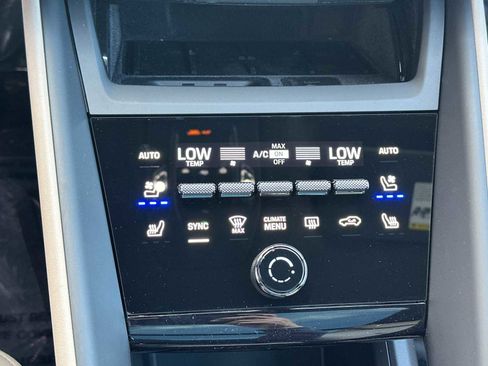 New 2026 Porsche Macan 4 Electric image 21