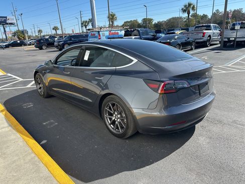 Used 2020 Tesla Model 3 Standard Range image 5