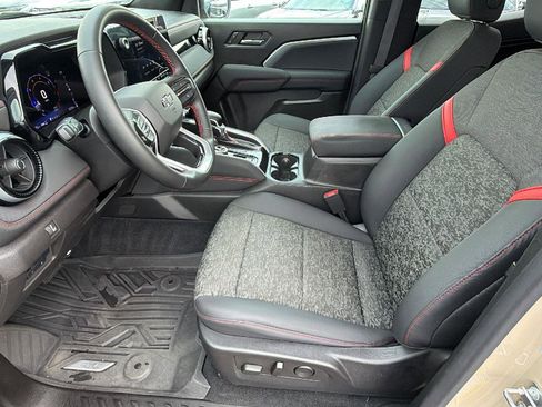 Used 2023 Chevrolet Colorado Z71 w/ Z71 Convenience Package 2 AWD/4WD image 13
