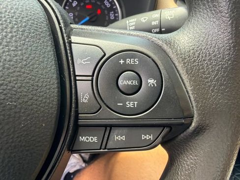 Used 2022 Toyota RAV4 LE AWD/4WD image 29