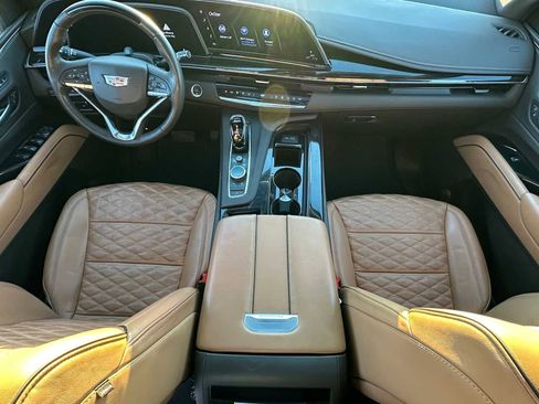 Used 2023 Cadillac Escalade Premium Luxury w/ Performance Package image 20