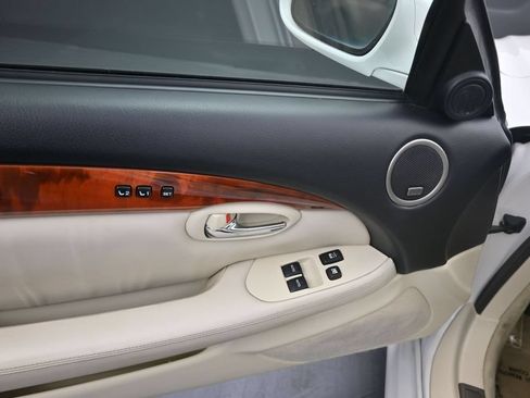 Used 2007 Lexus SC 430 Convertible w/ Preferred Accessory Pkg RWD image 11