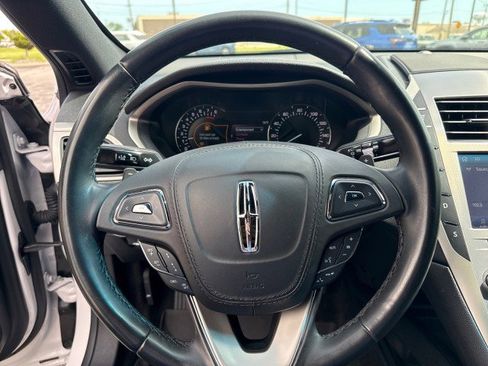 Used 2020 Lincoln MKZ FWD image 18