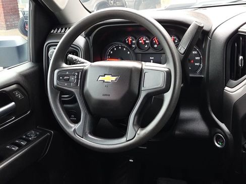 Used 2025 Chevrolet Silverado 2500 Custom w/ Custom Value Package image 16