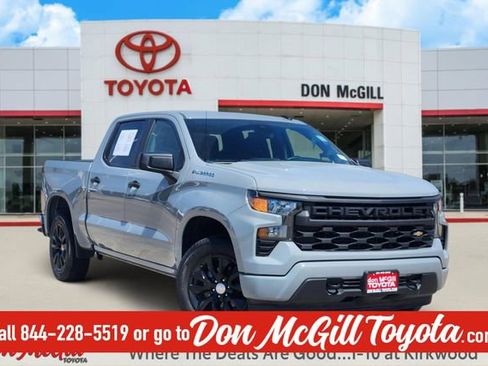 Used 2024 Chevrolet Silverado 1500 Custom image 1