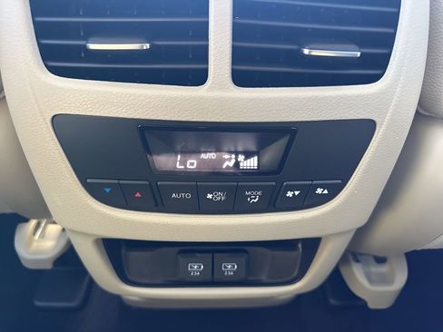 Used 2019 Acura MDX SH-AWD image 15