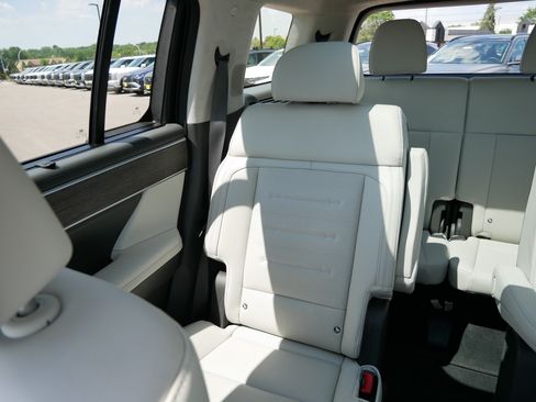 Used 2025 Hyundai Santa Fe Calligraphy AWD/4WD image 12