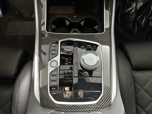 New 2026 BMW X5 M60i image 17