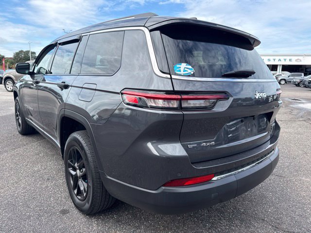 Used 2022 Jeep Grand Cherokee L Laredo w/ Luxury Tech Group I AWD/4WD image 6